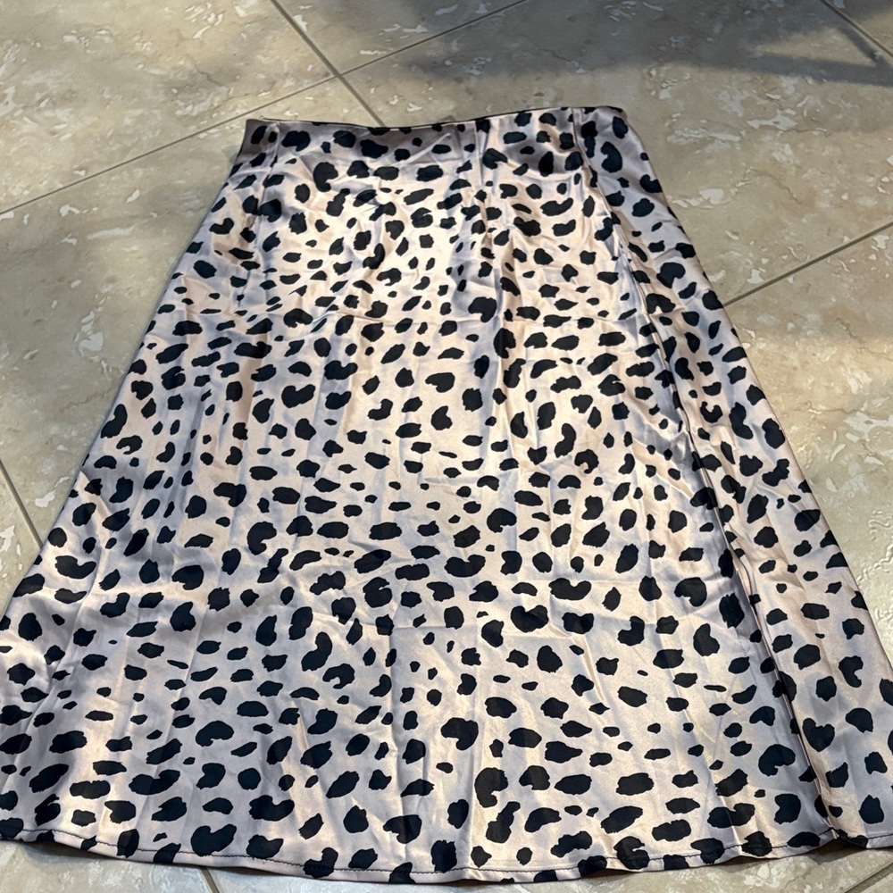 Amazon Essentials Black and Cream Animal Print Midi Skirt